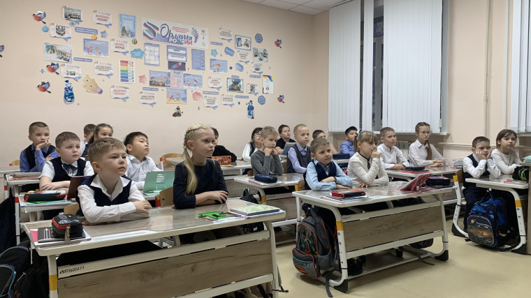 В школе прошли “Разговоры о важном”, посвящённые Дню студента.